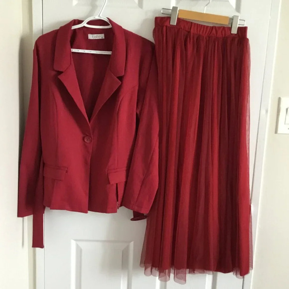 Two-piece Set Jacket and Skirt Red Sz 14  US women Plus - Picture 2 of 12